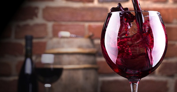 https://www.ecooe.com/ecooe-life/wp-content/uploads/2016/11/red-wine-in-a-glass.jpg